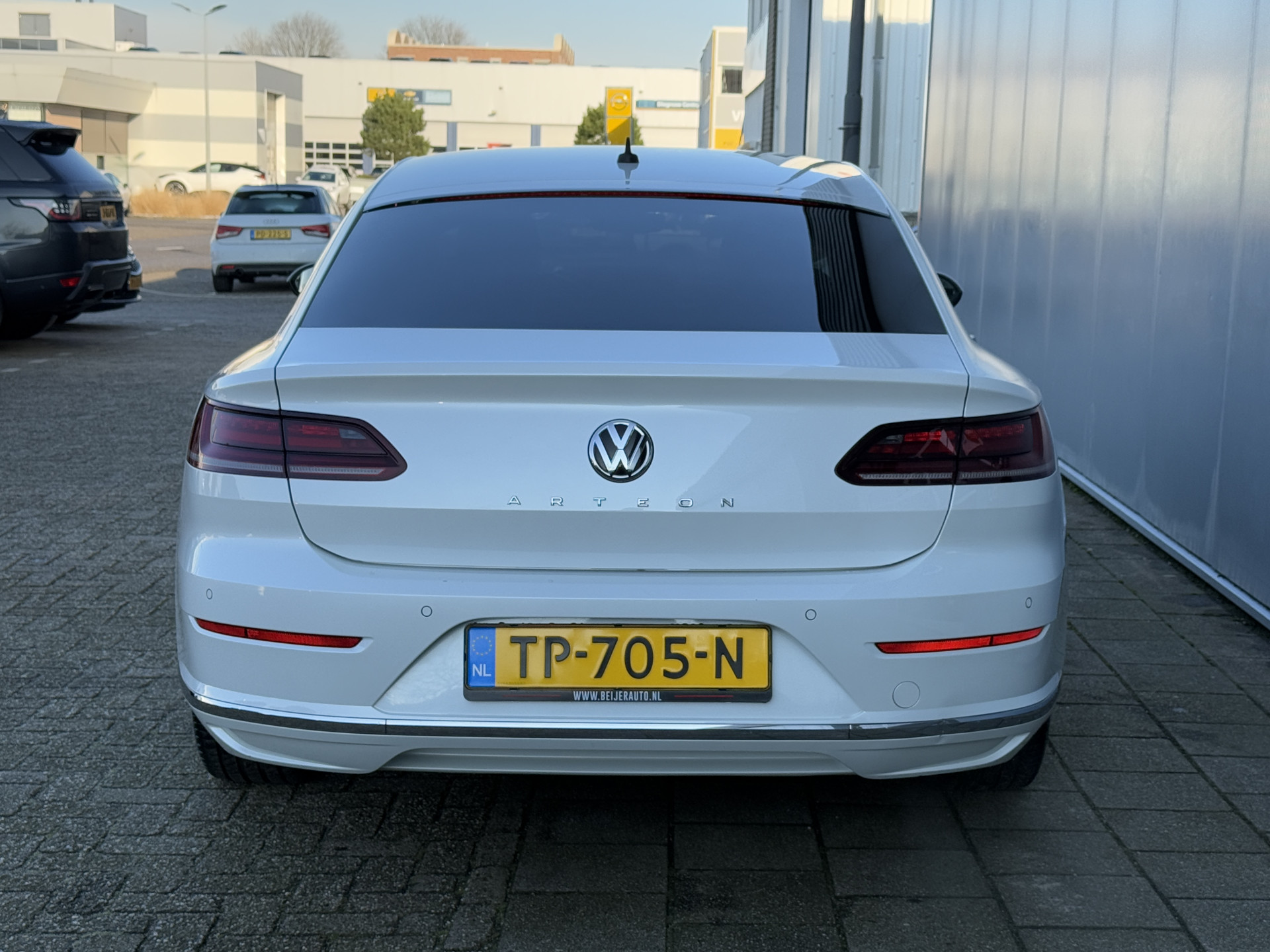 42313485-46.jpg