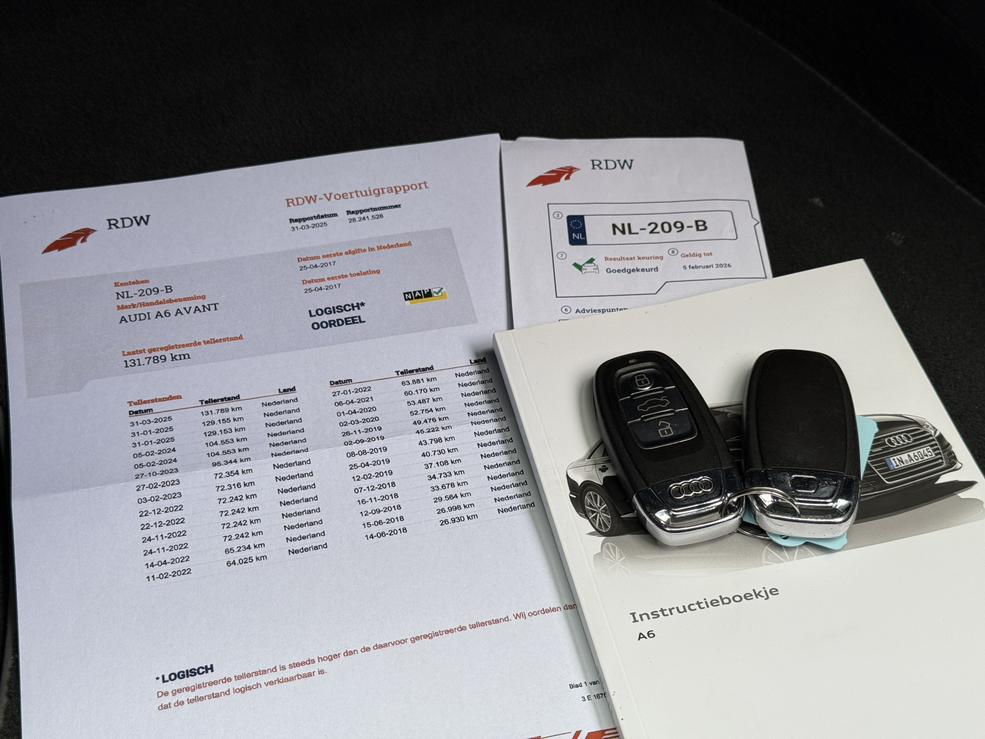 44281068-13.jpg