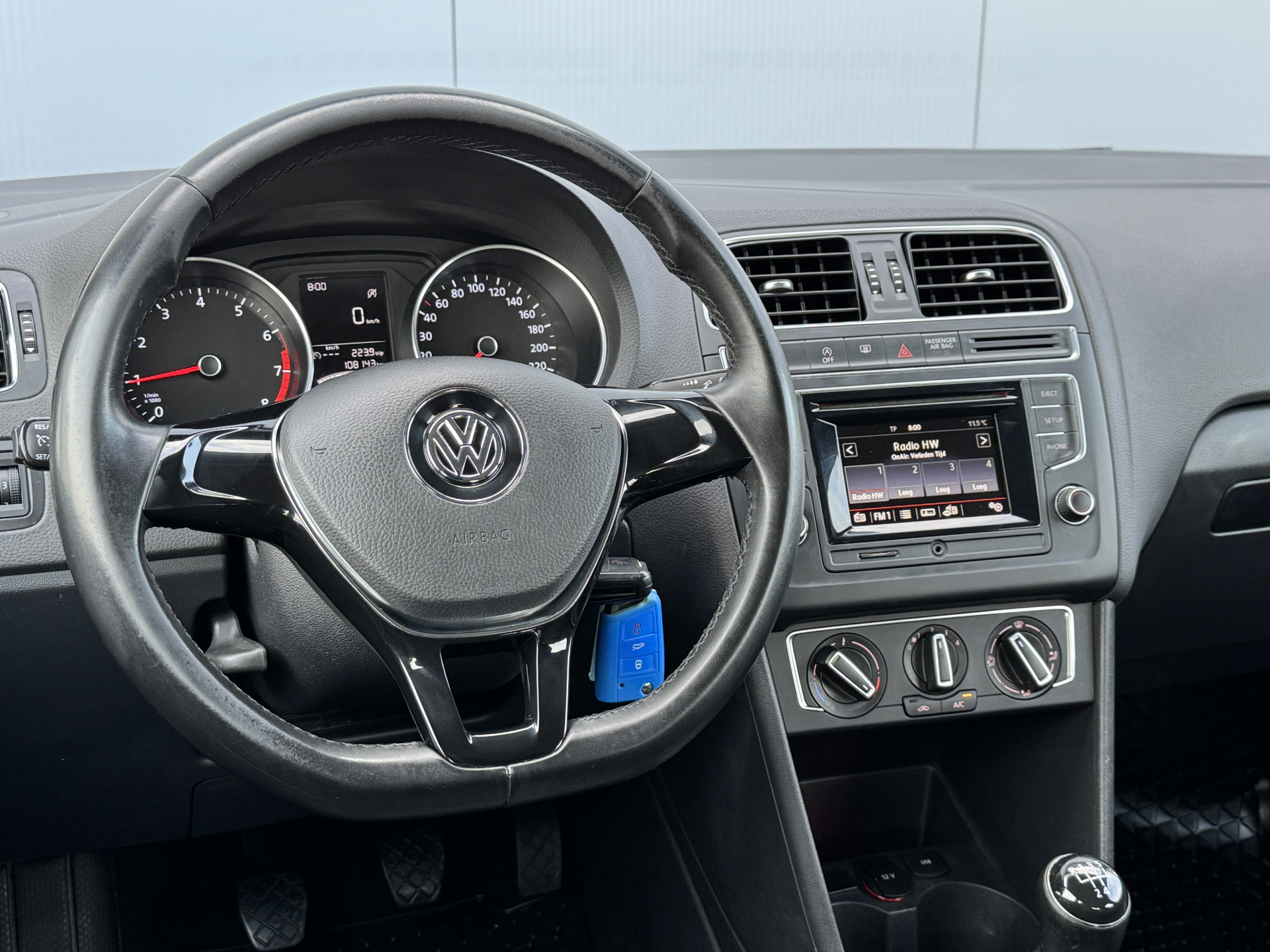 44475847-8.jpg